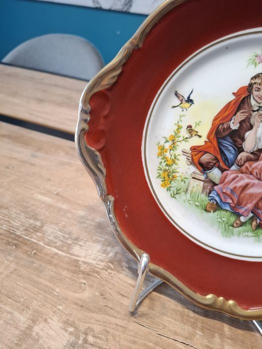 Porcelanowy talerz dekoracyjny Wałbrzych.