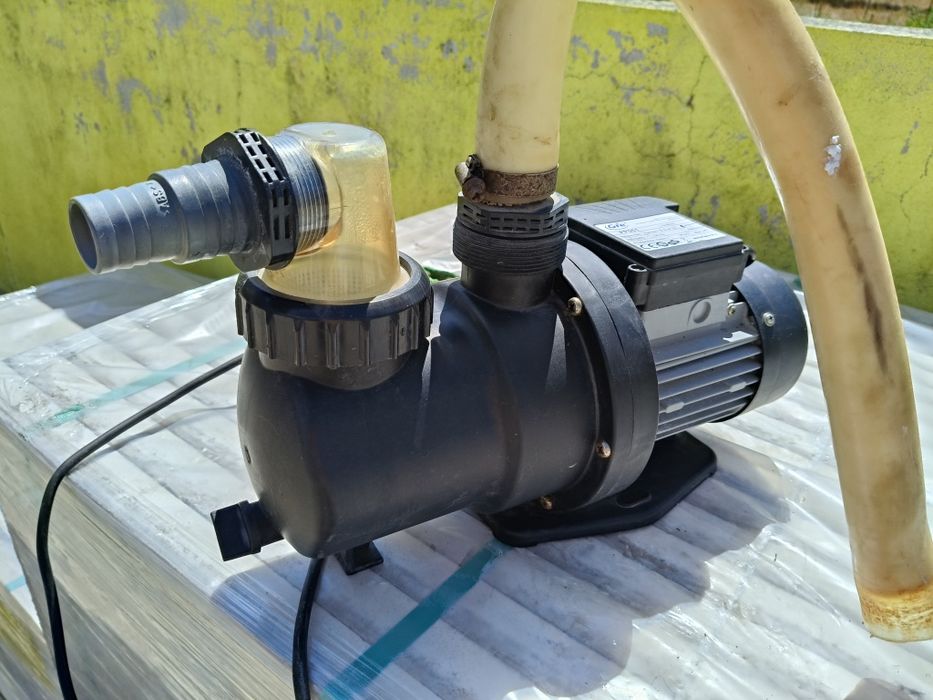 Motor piscina gre de 0,6 cv. Em bom estado.