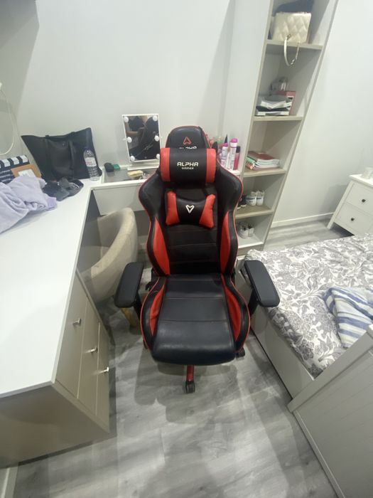 Cadeira alpha gamer.