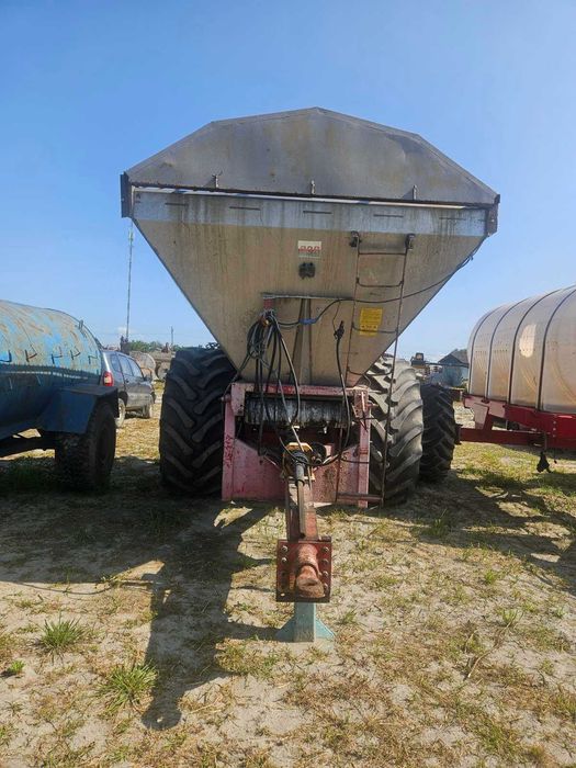 Розкидач добрив Bredal K105