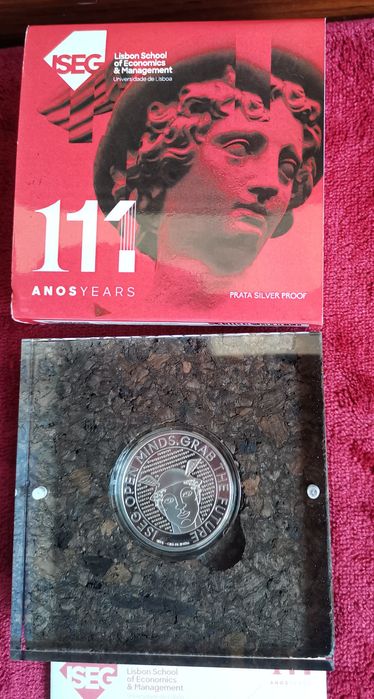 Moeda comemorativa em prata proof "ISEG"