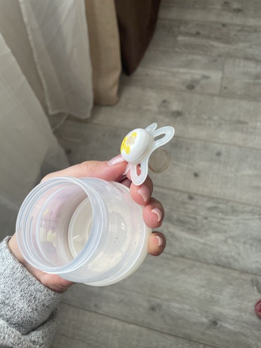 Пляшечка, пустушка, контейнер для суміші, круг, бандаж, накладки грудн