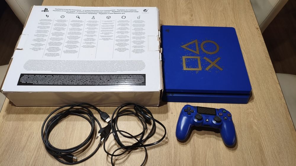 PlayStation 4 Slim 500GB - Days of Play Limited Edition