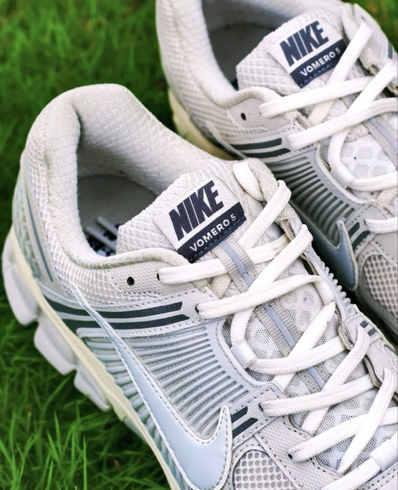 Оригінальні Кросівки Nike Air Zoom Vomero 5 Platinum Tint зум вомеро