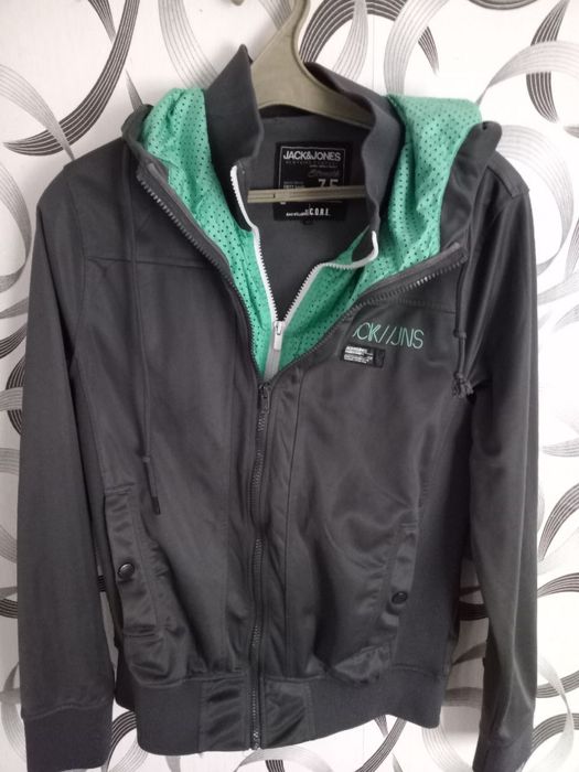 Куртка унісекс дуже гарна