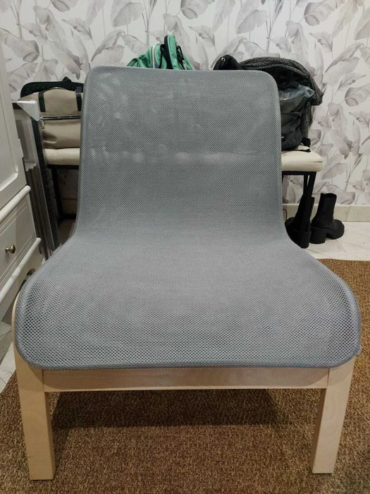 Duas cadeiras sala de armação de madeira