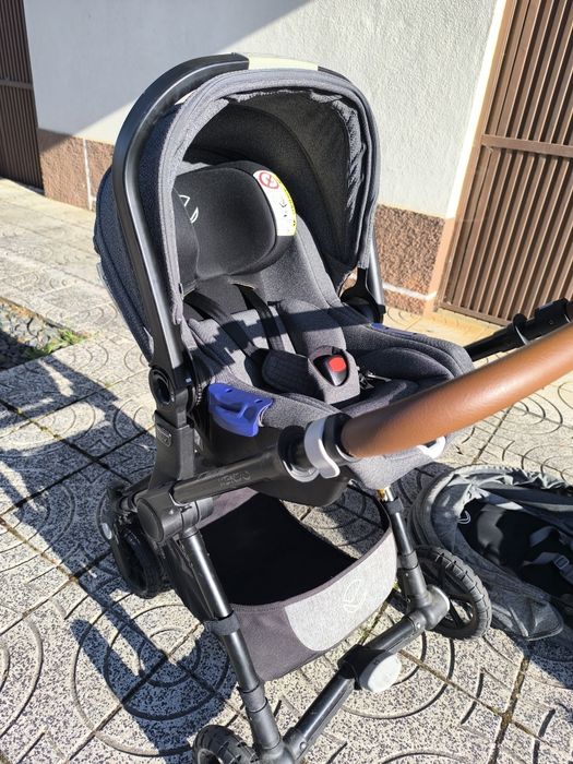 Carrinho + ovo+ base isofix Jané
