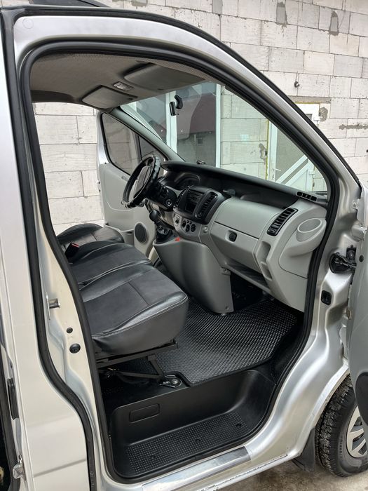 Продам Renault trafic 1.9 коротка база 6. передач