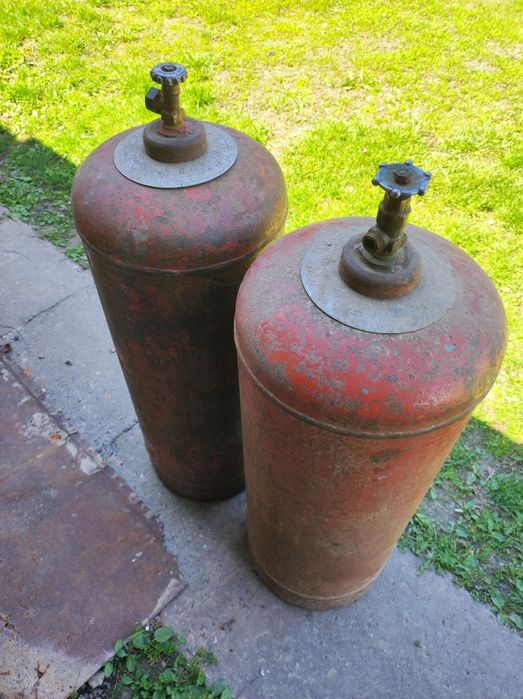 Газові балони (повністю працюючі).