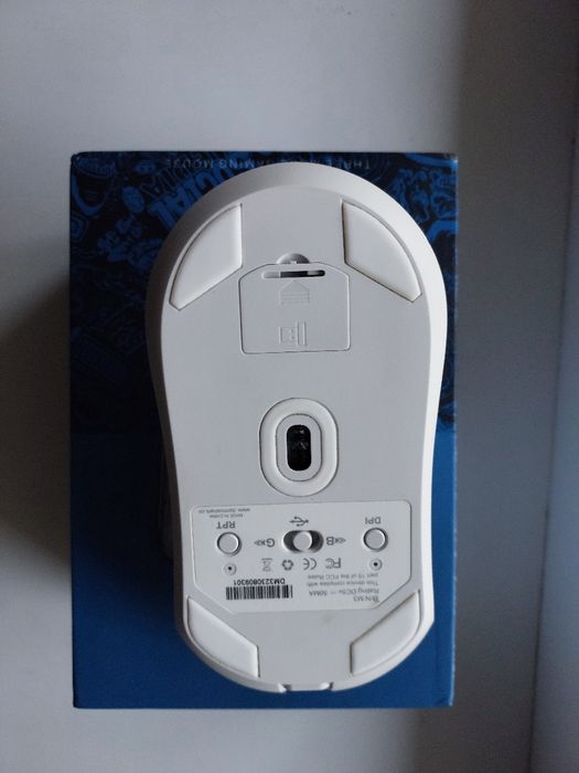 Darmoshark M3 kiran white paw3395