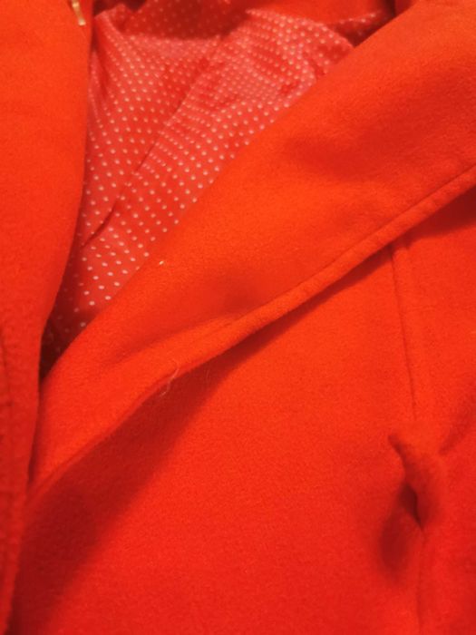 Czerwony płaszczyk 146