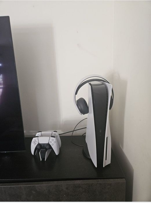 Sony PlayStation 5 1 TB + Auscultadores
Em bom estado (usada).
Estamos localizados em Figueira da Foz.