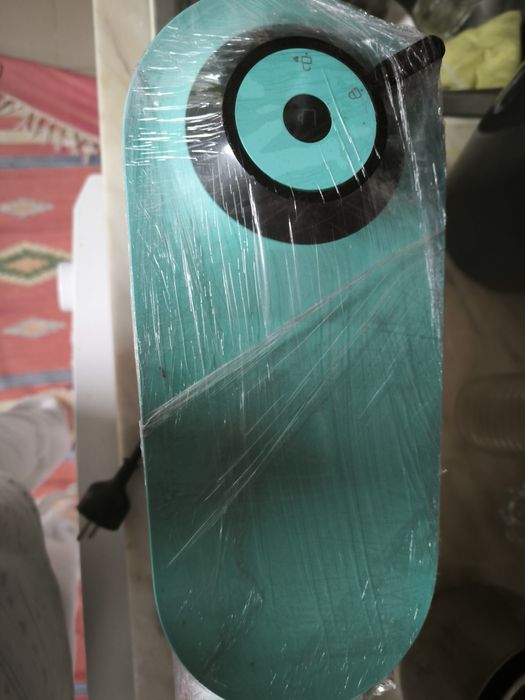 Maquina de café Nespresso + caixa completa de descalvificante