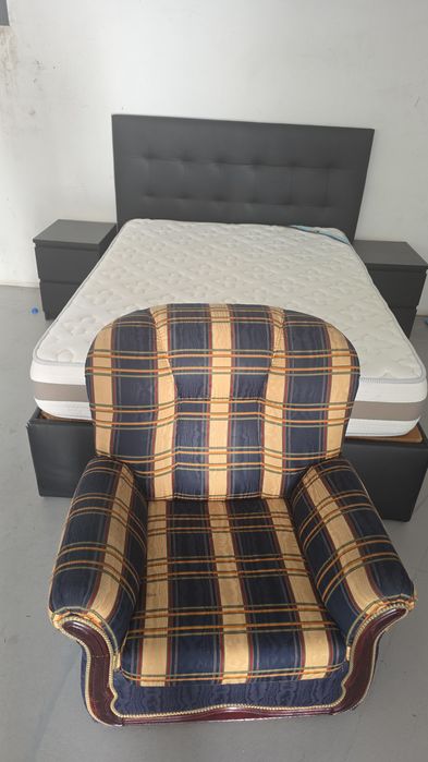Cama com mesinhas colchão  oferta poltrona