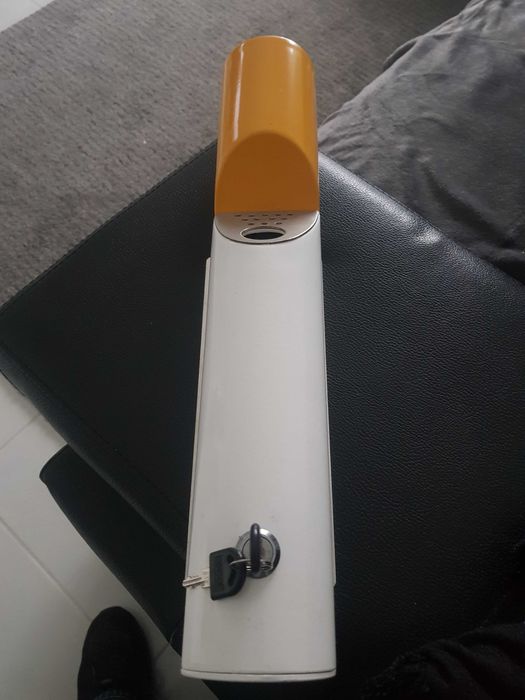 Dispensadores para alcool gel + cinzeiro