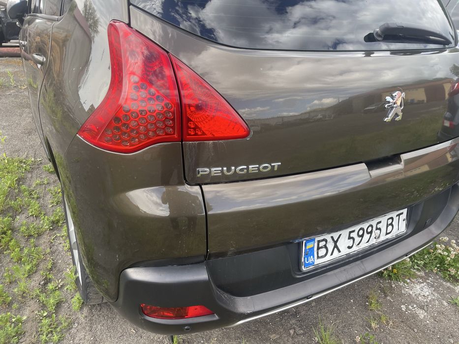 Peugeot 3008.                                        .