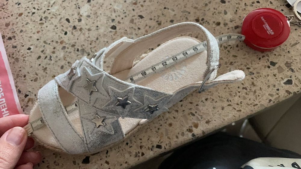 Продам сандали ugg