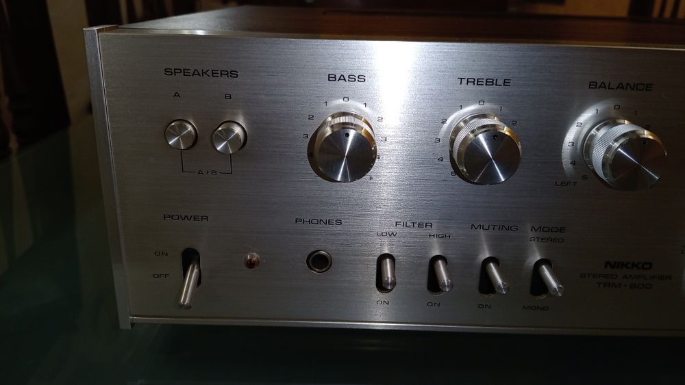 Nikko TRM-600 amplificador
