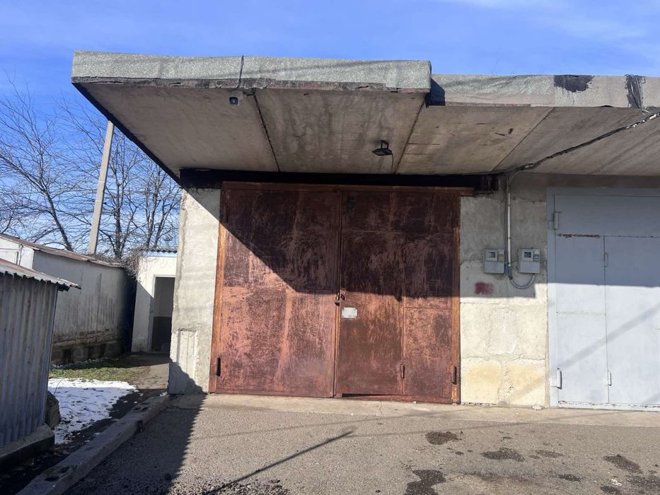 Продам каменный гараж