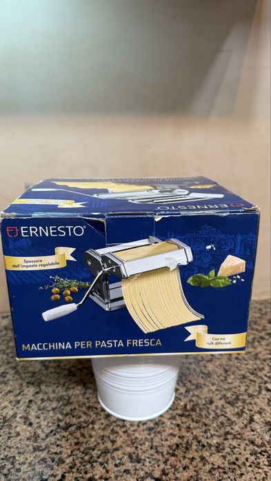 Máquina de fazer massa nova - Ernesto