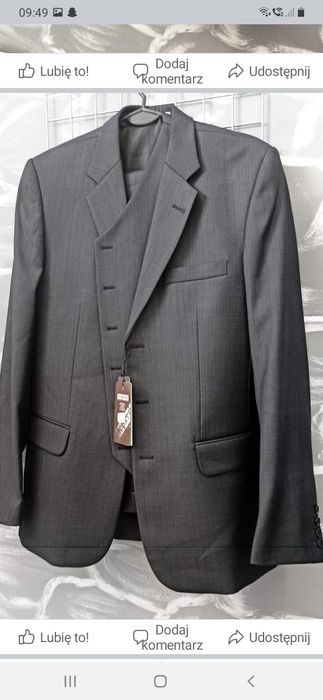 Paka męskich garniturów