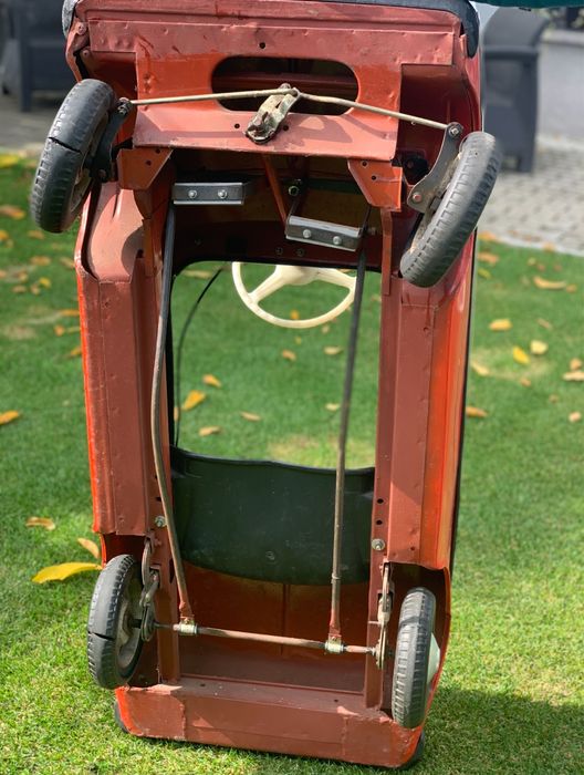 Moskwicz auto na pedały zabawka z PRL