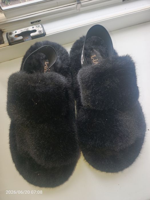 Продам меховые тапочки