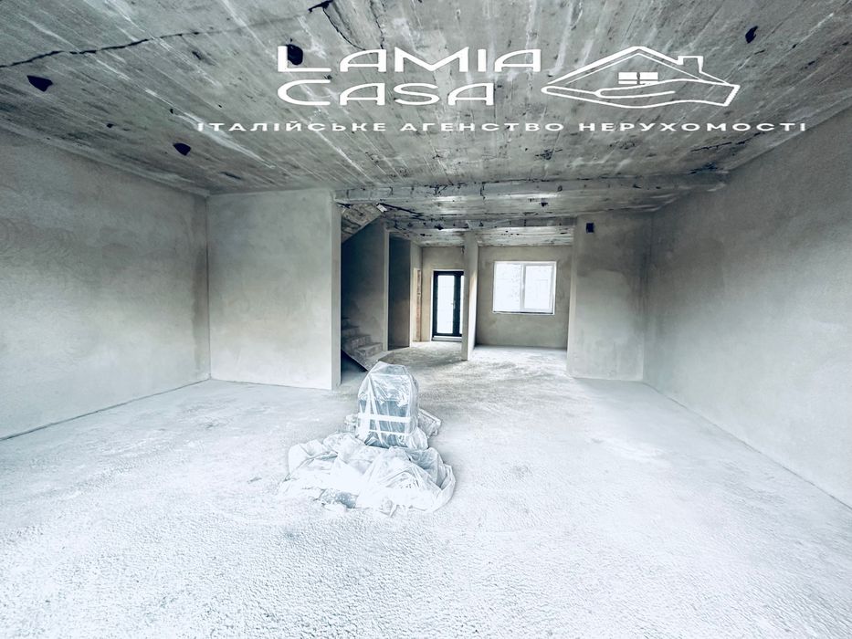 Продаж котеджу з басейном . Ближня роша