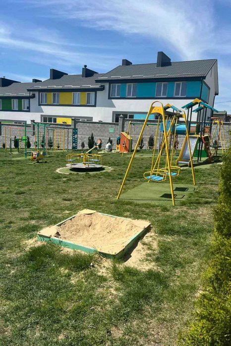 Продаж котеджу у місті Рівне