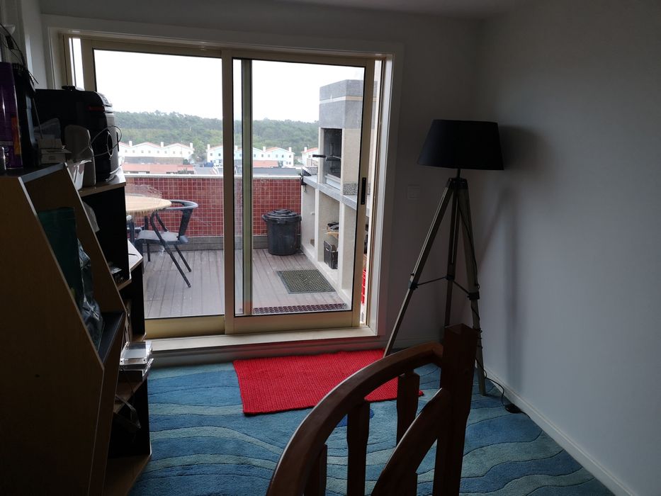 Apartamento duplex  em condomínio fechado