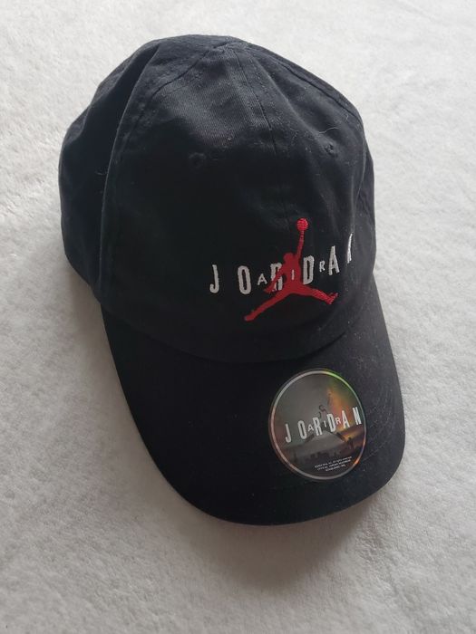 Czarna czapka z daszkiem Jordan Kids