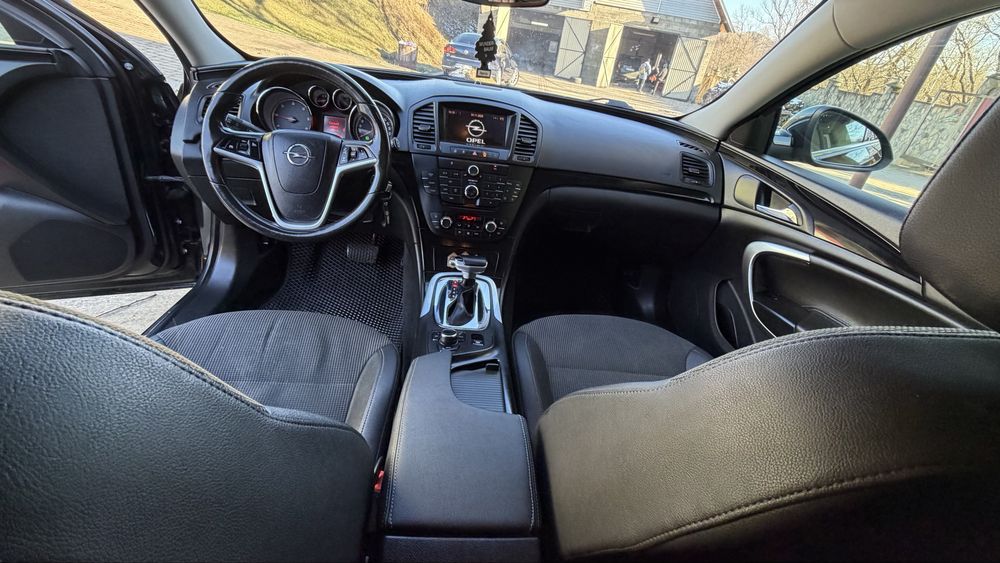 Opel Insigniya 2011р 2.0 Дизель Автомат
