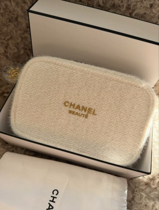Chanel beauty kosmetyczka świateczna duża