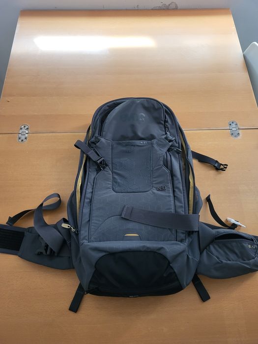 Mochila EVOC Neo 16L