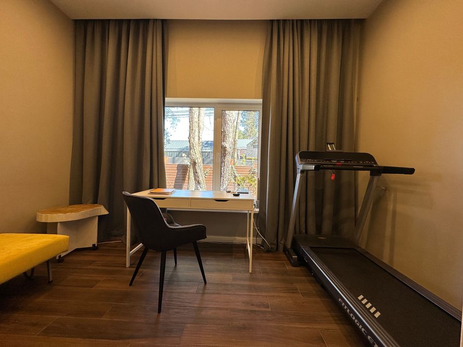 Будинок у найкращій локації Бучі, ділянка 8,5 соток