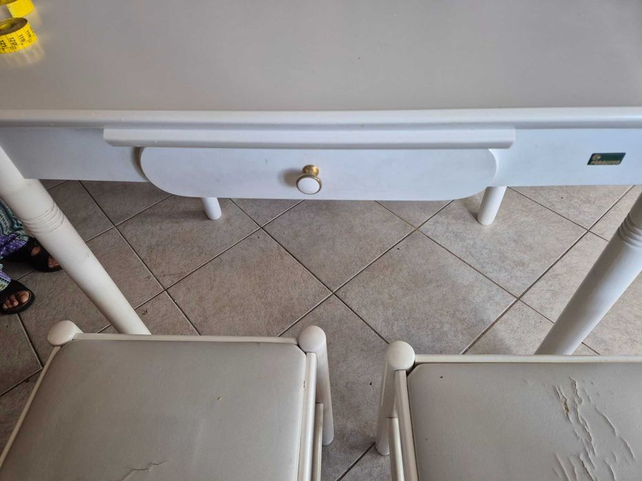 Mesa de cozinha branca, extensível