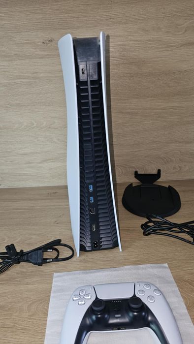 PlayStation 5 z napędem 825 GB większy radiator + Pad halla tmr