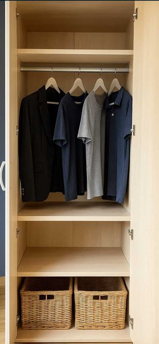 Szafa dwudrzwiowa okleina sosnowa produkcji niemieckiej, nowoczesna