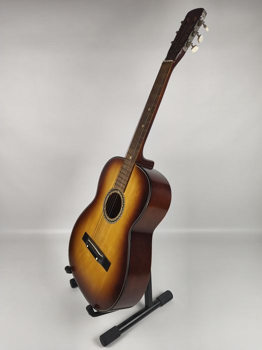 Gitara klasyczna tradycyjna metalowe struny statyw stojak gitarowy
