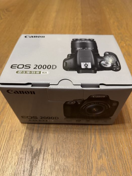 Дзеркальний фотоапарат Canon EOS 2000D Kit EF-S 18-55 III