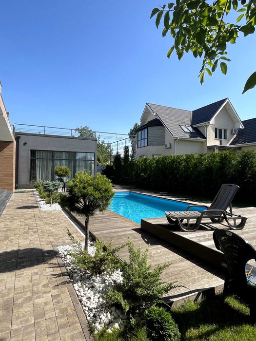 Обслуговування басейнів Київ під ключ | Чистка, ремонт, хімія