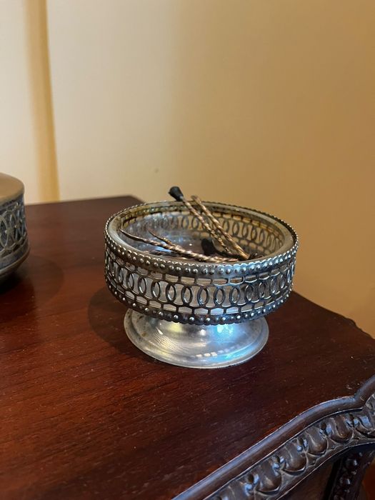 Conjunto de recipientes vidros e ferro