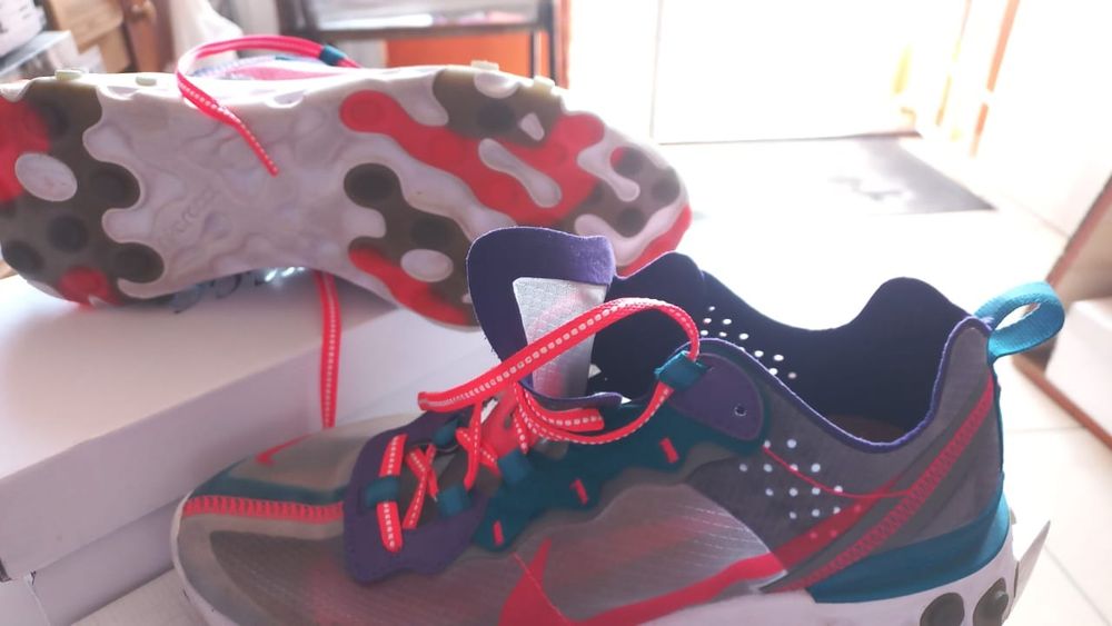 Кросівки Nike React Element 87 - Стан як нові!