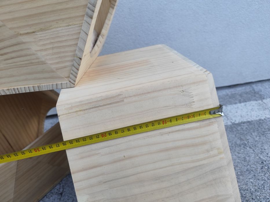 Domek dla kota na ścianę