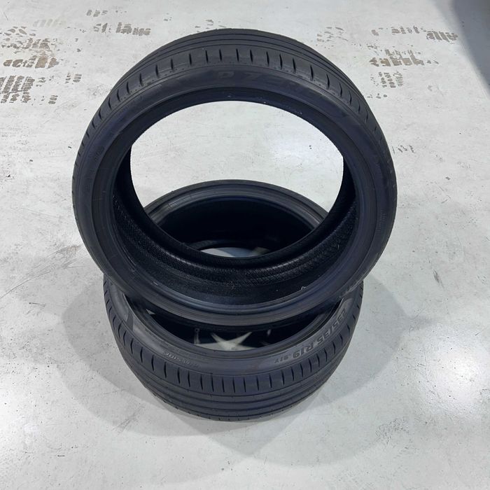 Pneus Pirelli 235 / 35 / R19