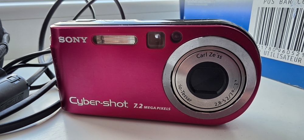 Фотоапарат Sony  p200