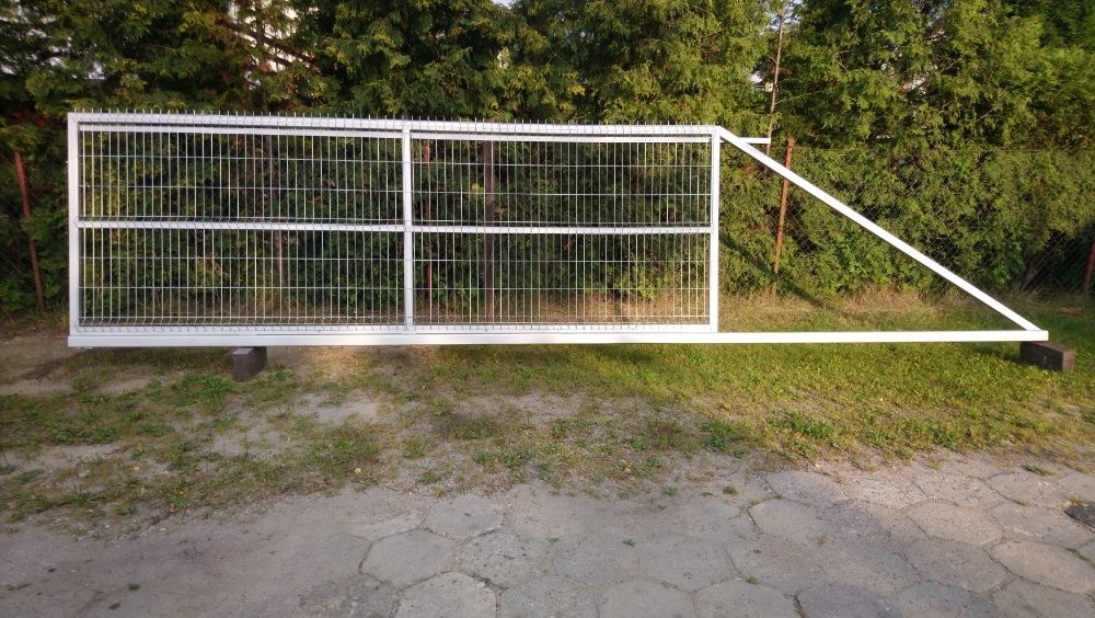 Brama przesuwna, rozsuwana panel