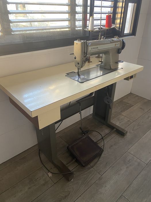Maquina de costura singer