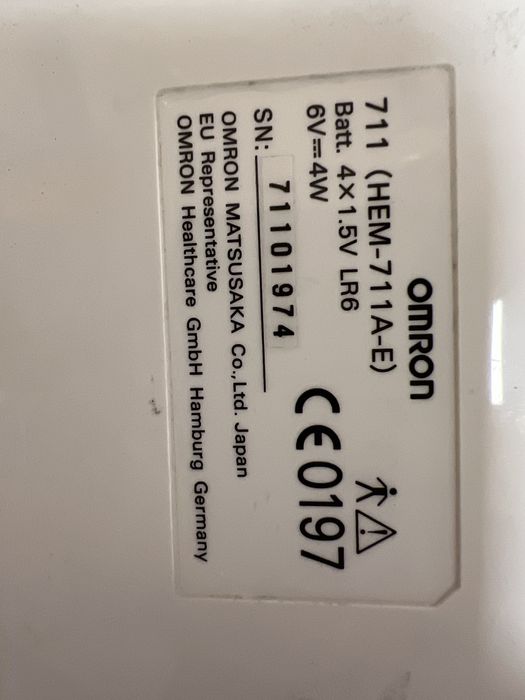 Ciśnieniomierz naramienny OMRON HEM-711A-E – sprawny,