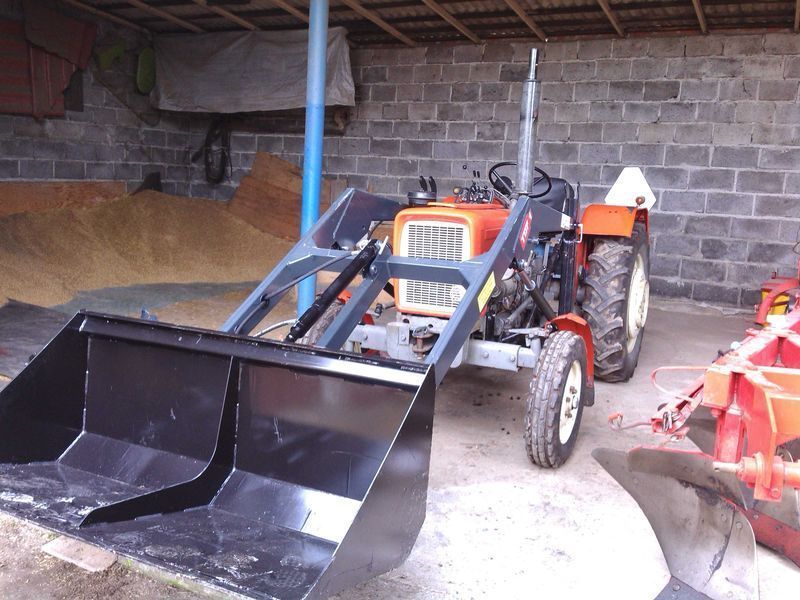 Ładowacz czołowy TUR-2 C330 2 sekcje z mocowaniem